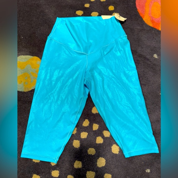 NWT Offline By Aerie Real Me Crop High Rise Yoga Pants Blue Shine - Size Large - Picture 2 of 5